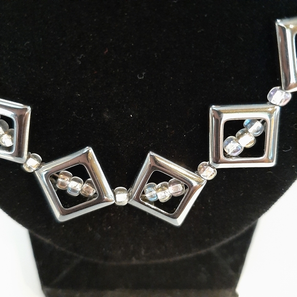 Artisan Onyx and Hematite Necklace & Earrings - Picture 3 of 7